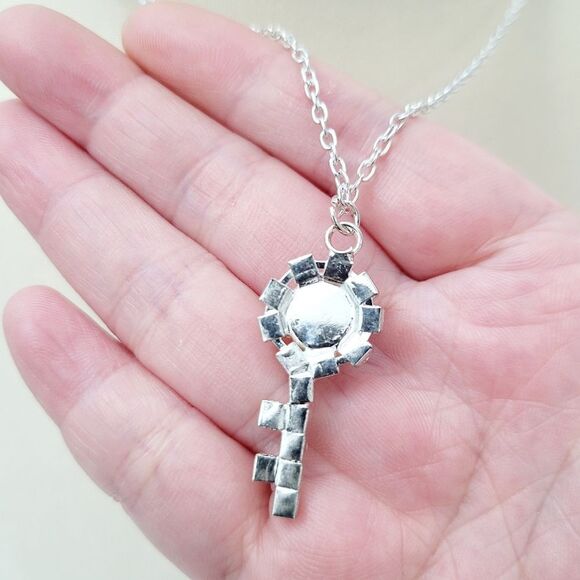 2/$20 Brand New Silver Tone Flower key Rhinestone Necklace - Picture 4 of 7